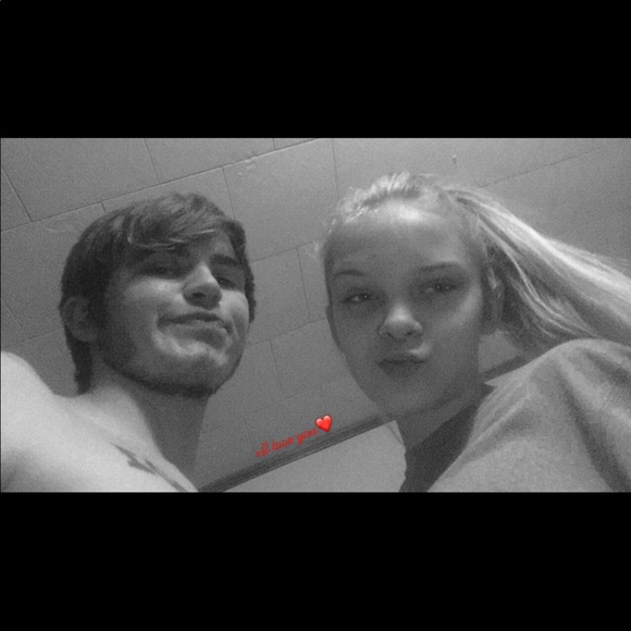 Meet your Posher, Brooke - Picture 1 of 1